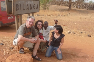 Detlev Elpers auf der Fahrt nach Bilanga mit Reisegruppe